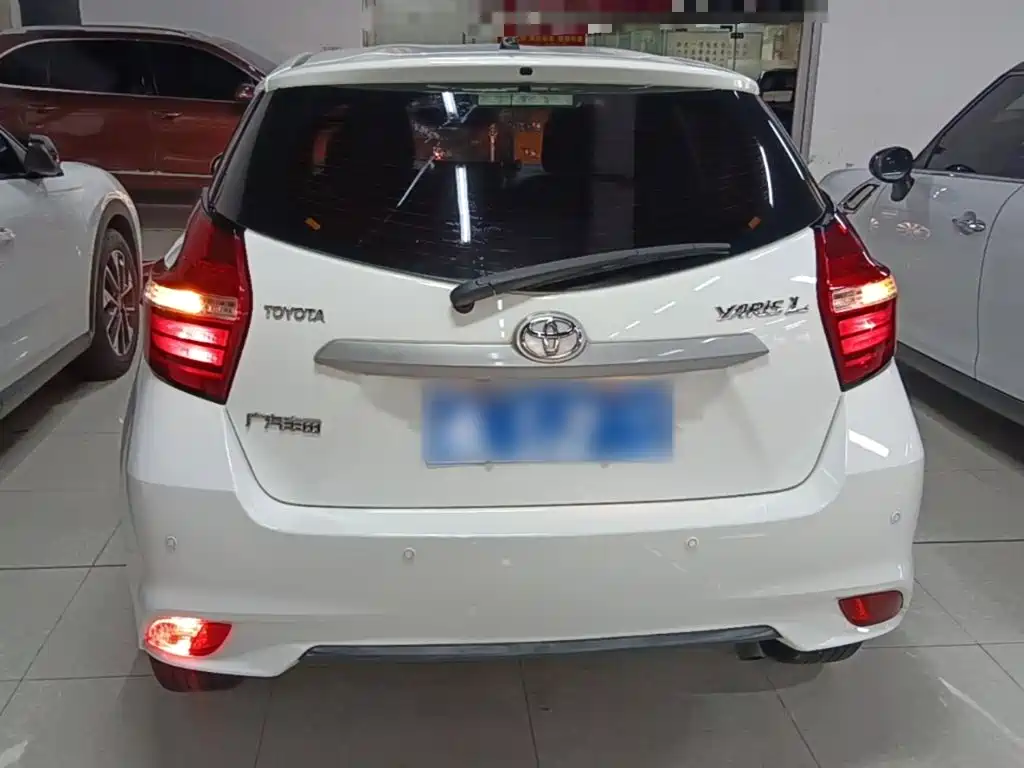 Toyota Yaris L 2018 — фото 6