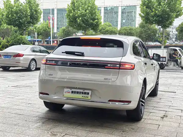 AITO M5 2025
