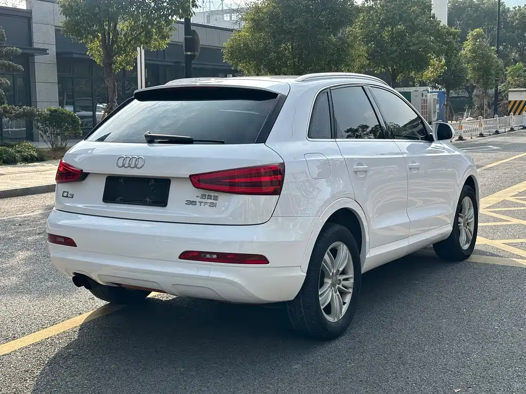 Audi Q3 2015
