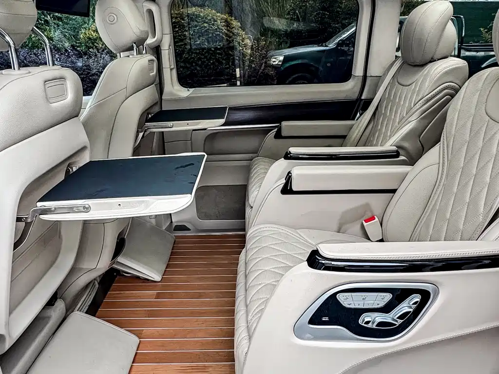 Mercedes-Benz V-Class 2021 — фото 11