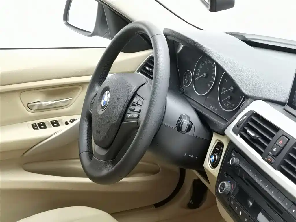 BMW 3 Series 2014 — фото 22
