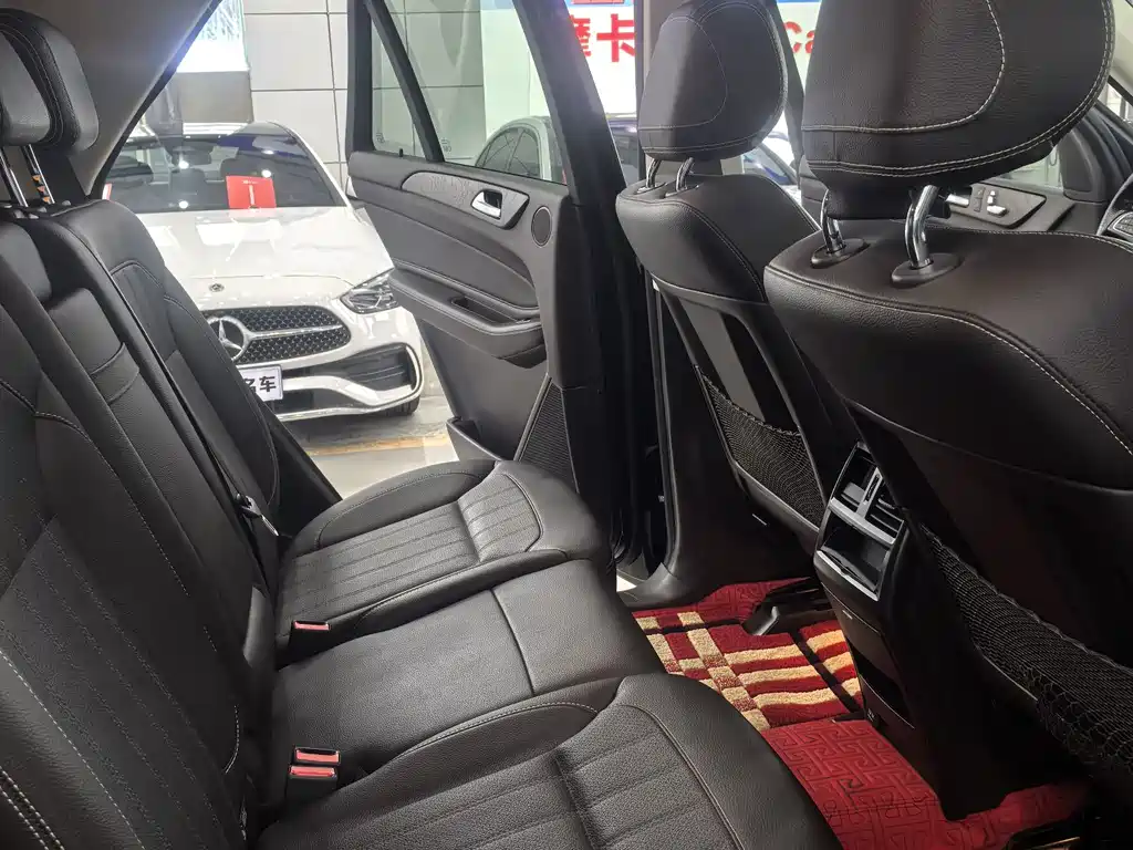 Mercedes-Benz GLE 2017 — фото 14
