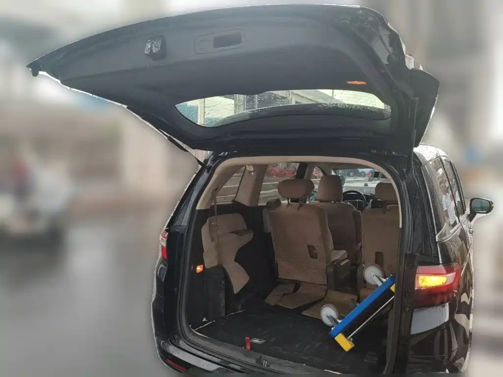Honda Odyssey 2015 — фото 10