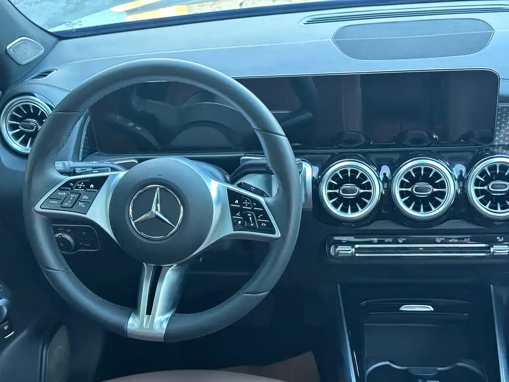 Mercedes-Benz GLB 2025 — фото 15