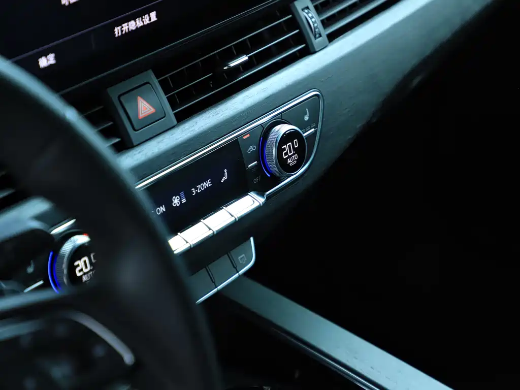 Audi A4L 2023 — фото 23