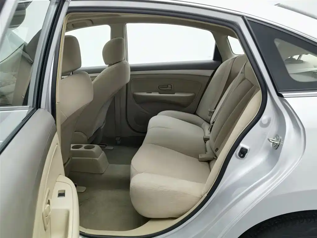 Nissan Sylphy 2018 — фото 15