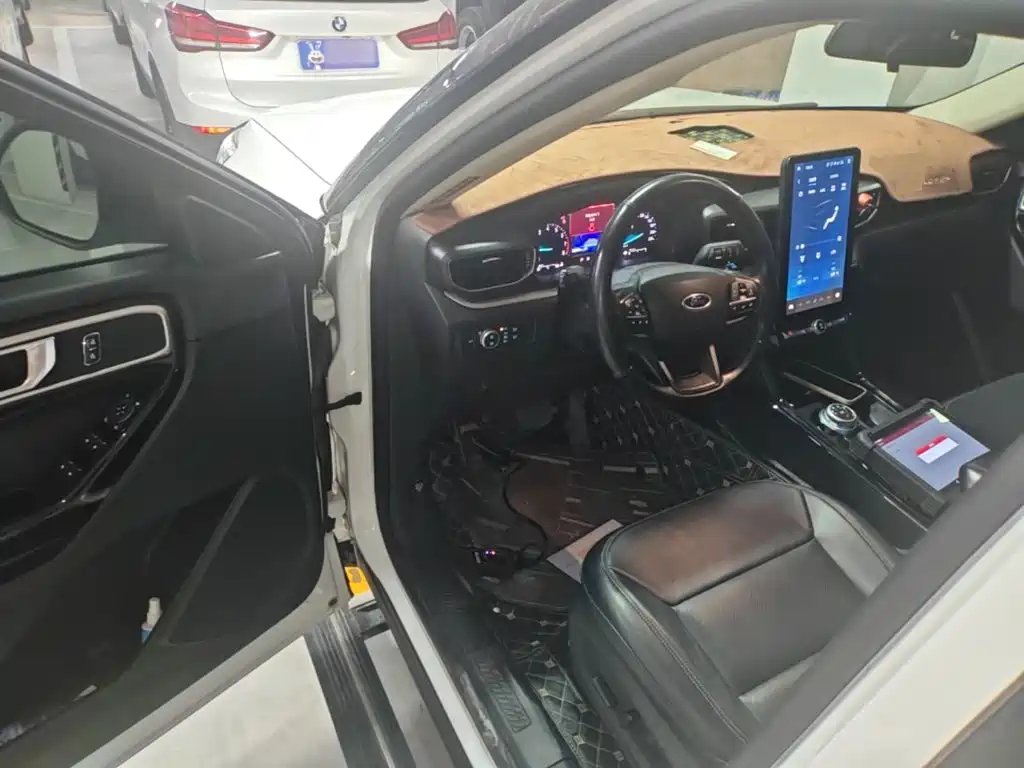 Ford Explorer 2020 — фото 16