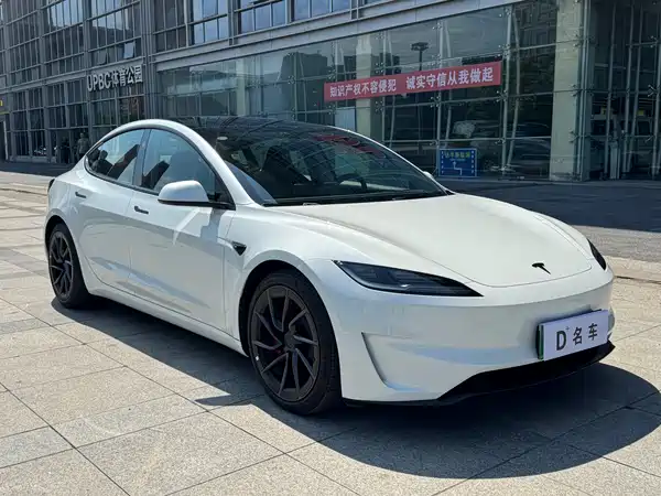 Tesla Model 3 2025