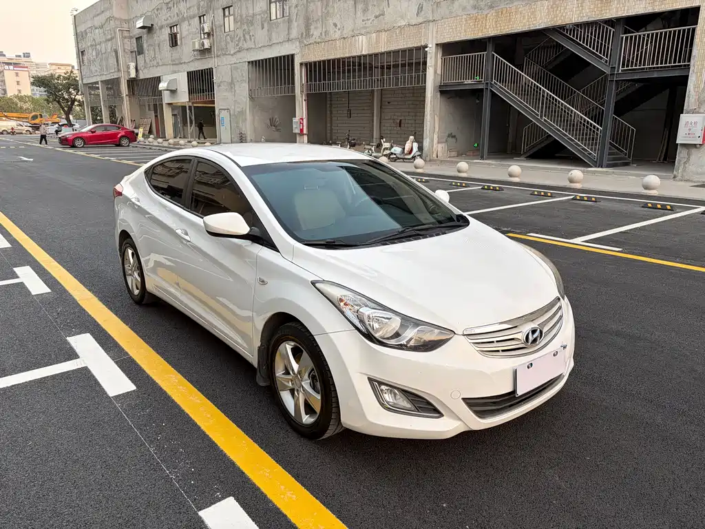 Hyundai Elantra Langdong 2014 — фото 3
