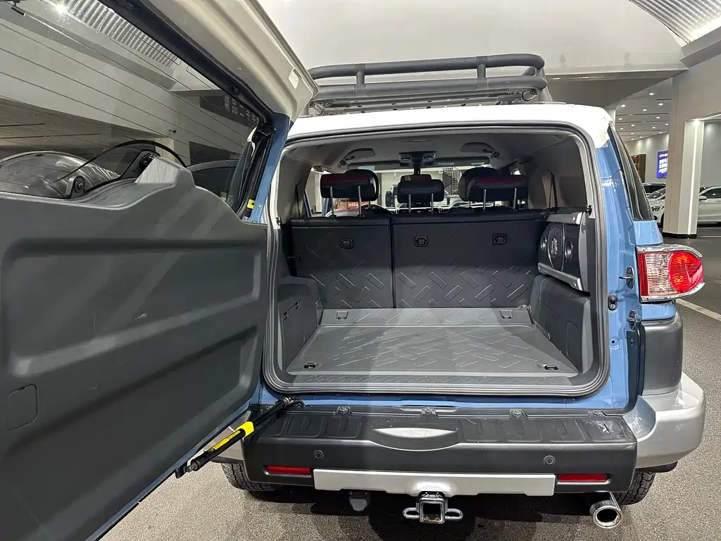 Toyota FJ Cruiser 2020 — фото 14