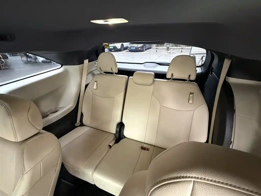 Toyota Sienna 2023 — фото 16