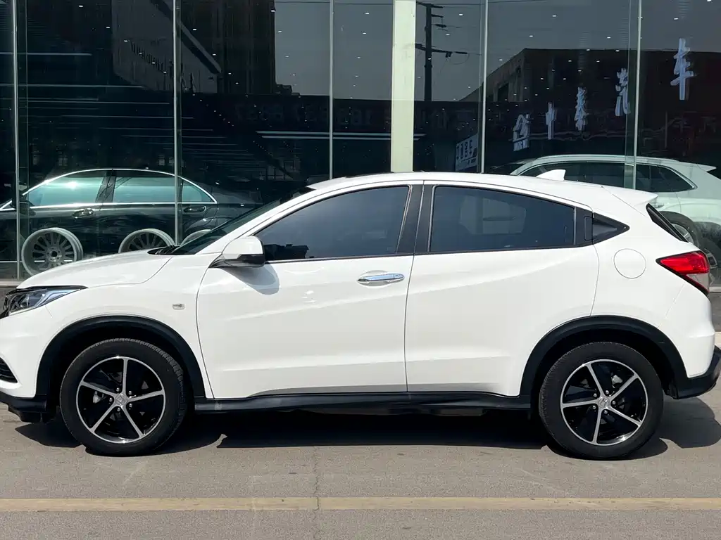 Honda Vezel 2022 — фото 3