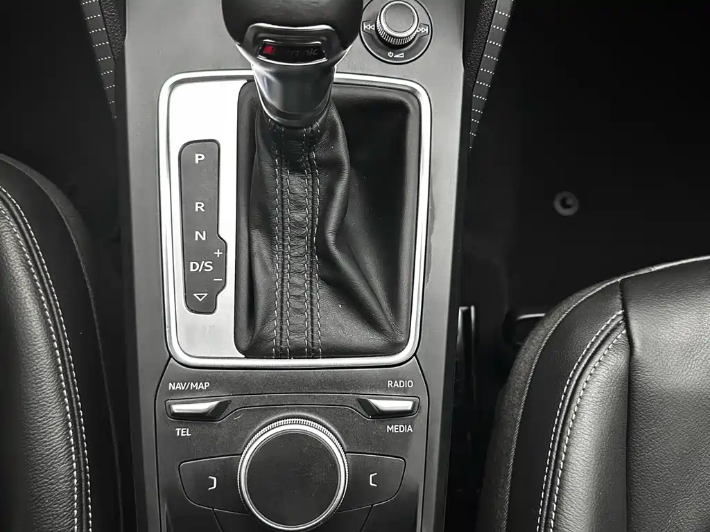 Audi Q2L 2022 — фото 14
