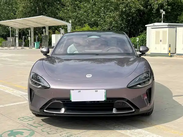 Xiaomi SU7 2024