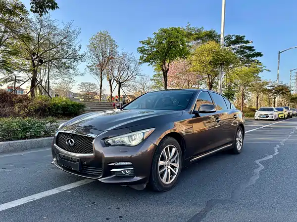 Infiniti Q50L 2015