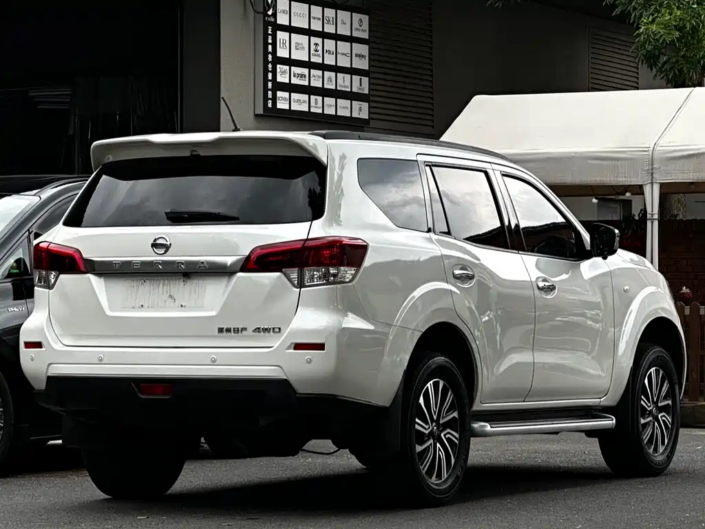 Nissan Terra 2022 — фото 9