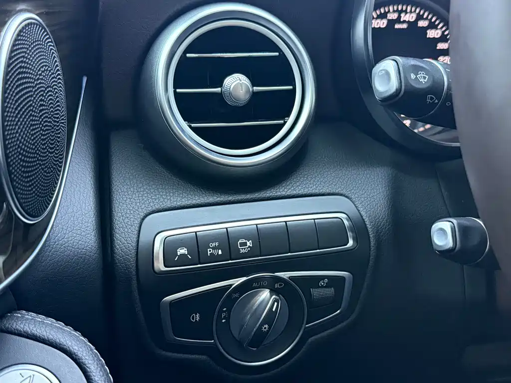 Mercedes-Benz GLC 2018 — фото 28