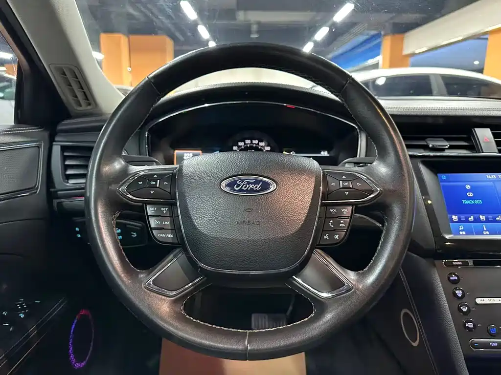 Ford Taurus 2019 — фото 11