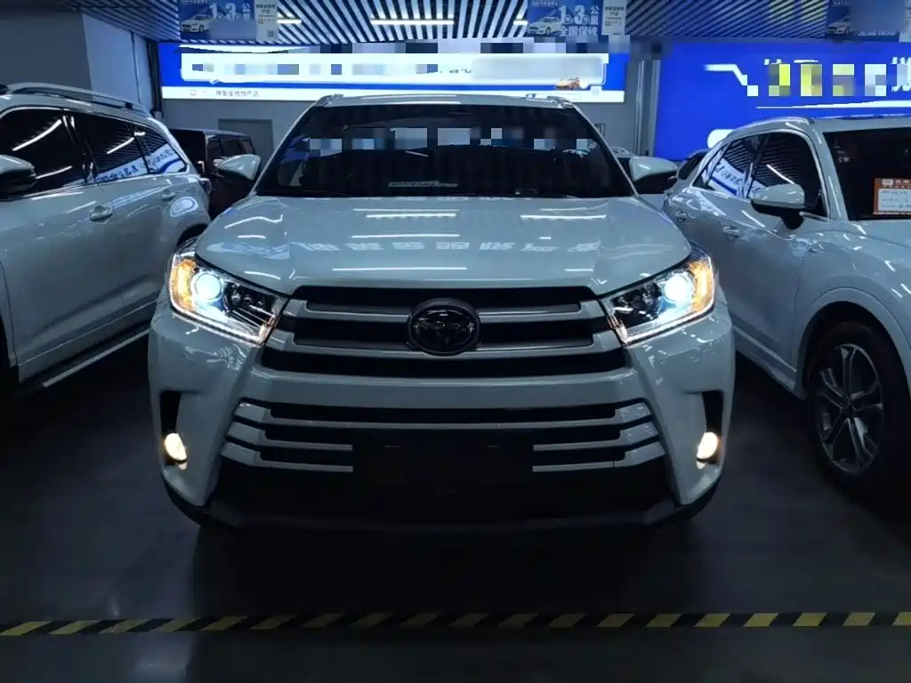 Toyota Highlander 2020 — фото 3