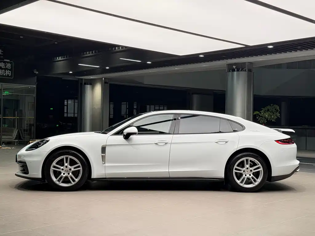 Porsche Panamera 2018