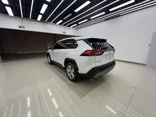 Toyota RAV4 2021
