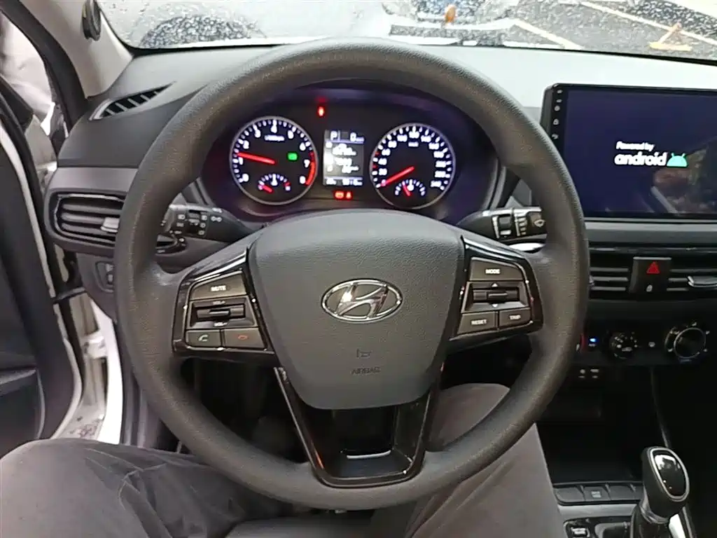 Hyundai Elantra 2019 — фото 11