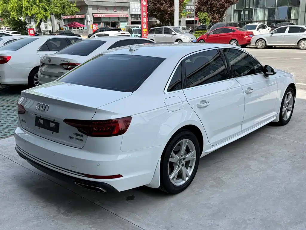 Audi A4L 2019 — фото 5