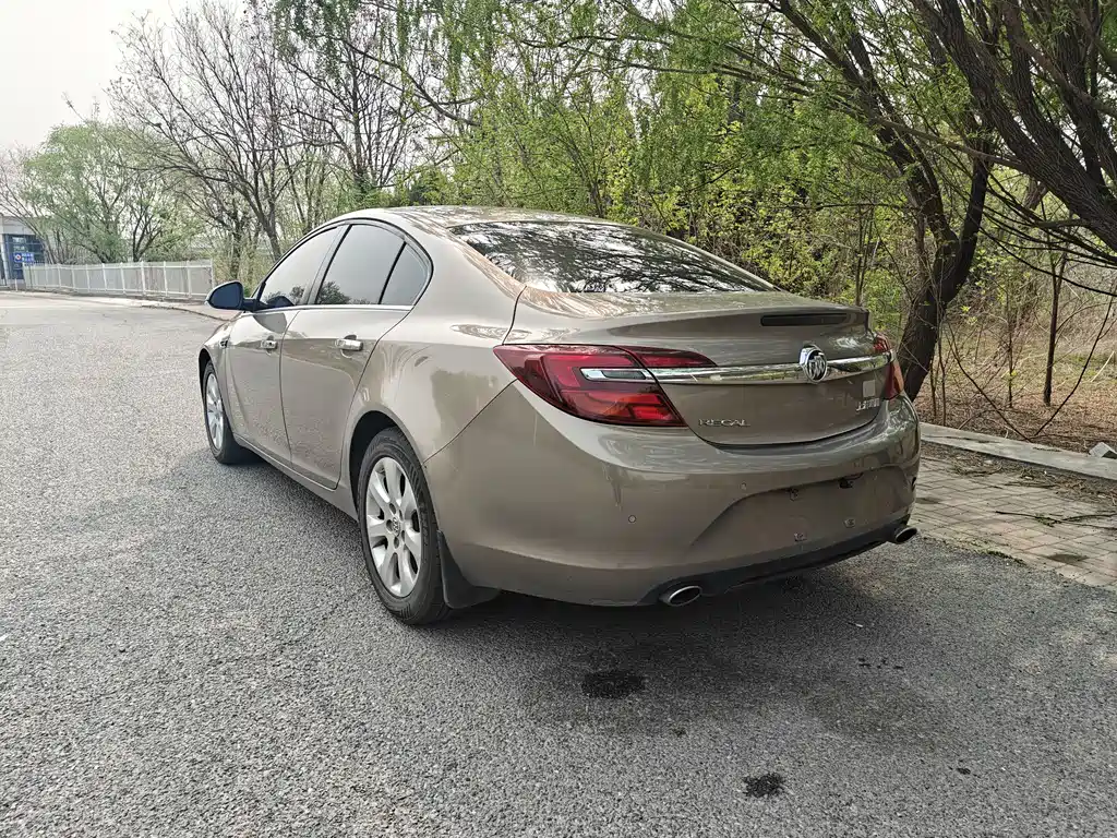 Buick Regal 2015 — фото 9