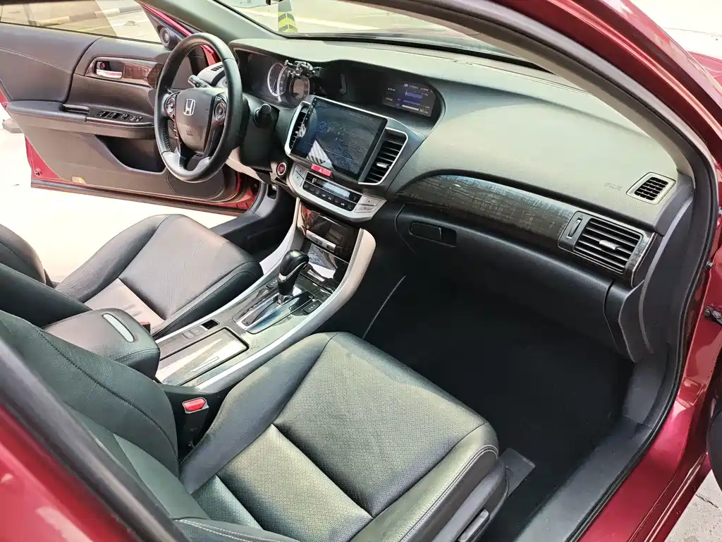 Honda Accord 2014 — фото 10