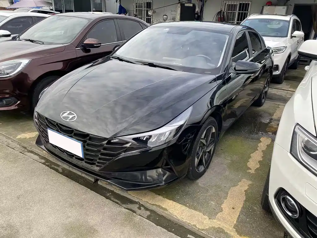 Hyundai Elantra 2020 — фото 1