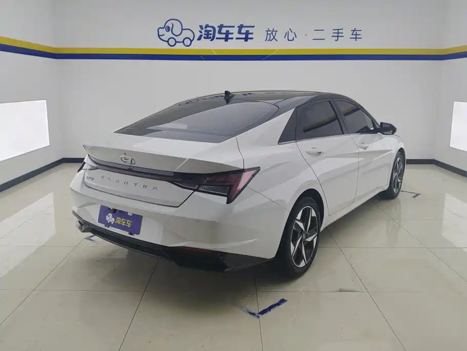 Hyundai Elantra 2021