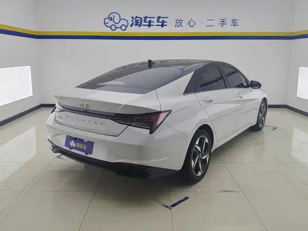 Hyundai Elantra 2021