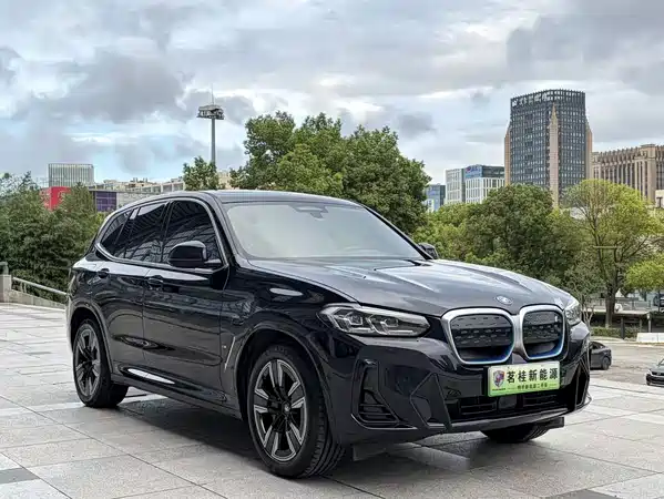 BMW iX3 2022