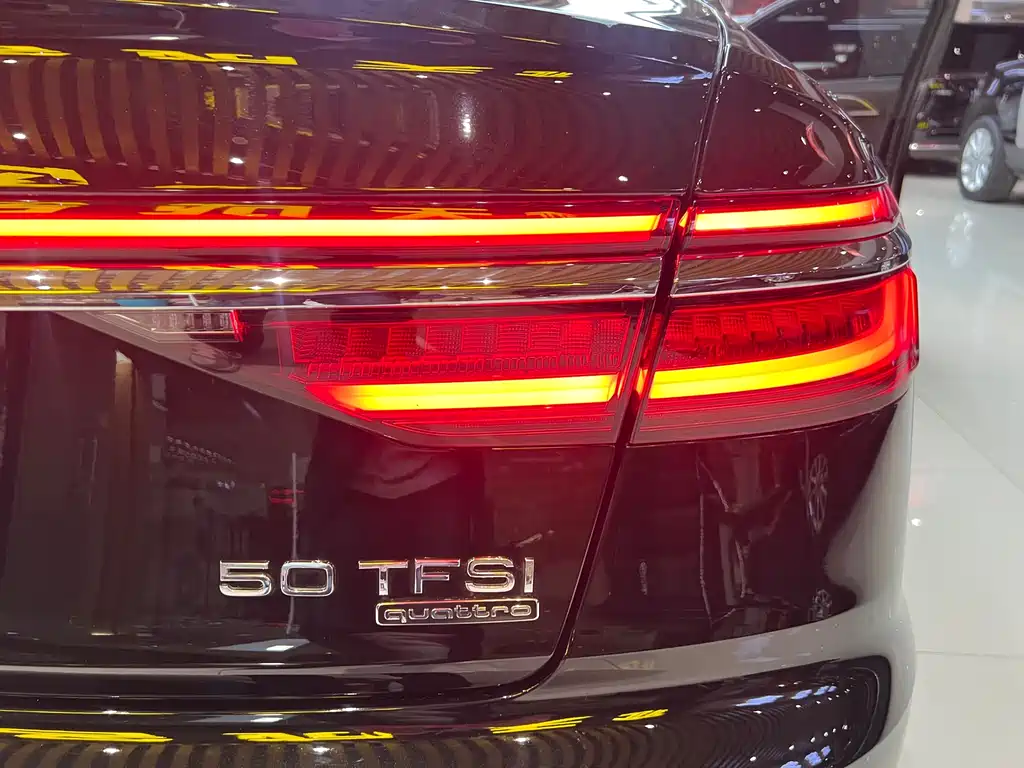 Audi A8 2019 — фото 18