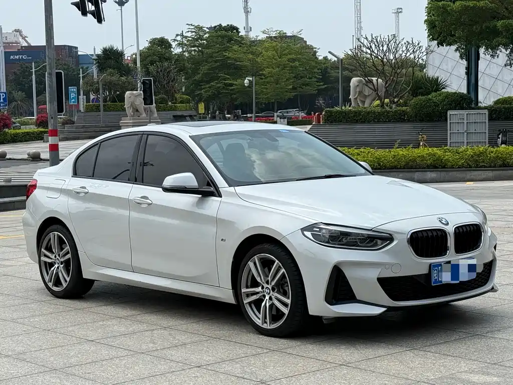 BMW 1 Series 2019 — фото 3