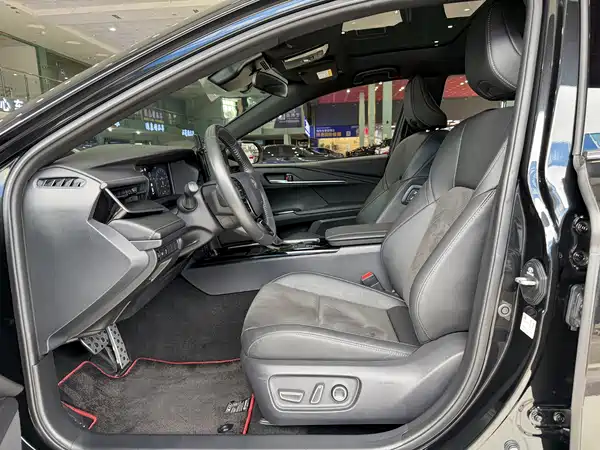Toyota Camry 2025