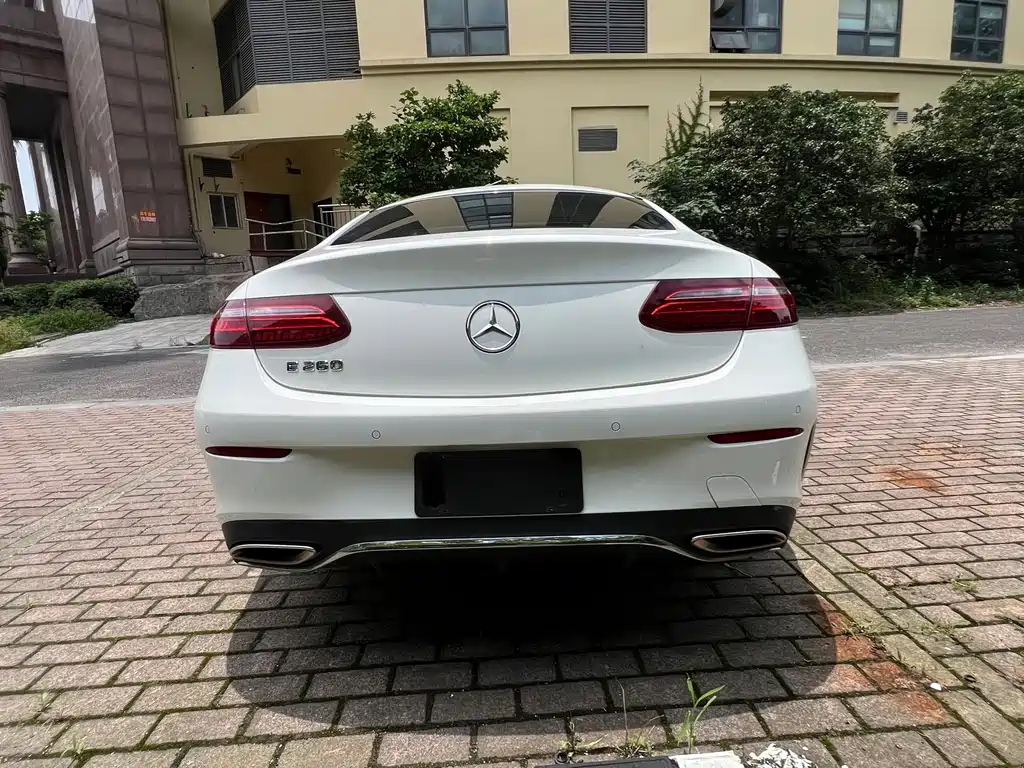 Mercedes-Benz E-Class 2020 — фото 25