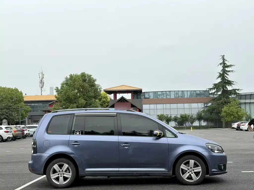 Volkswagen Touran 2015