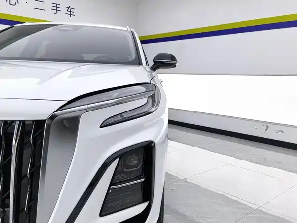 Hongqi HS3 2024