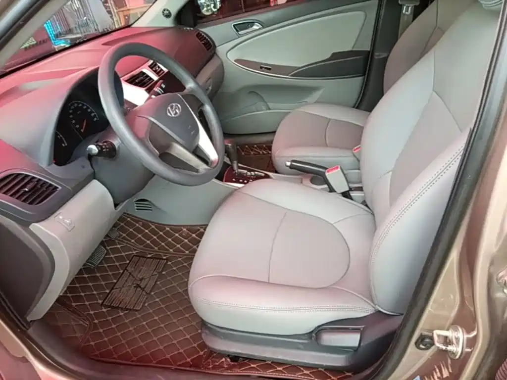 Hyundai Accent 2016 — фото 15