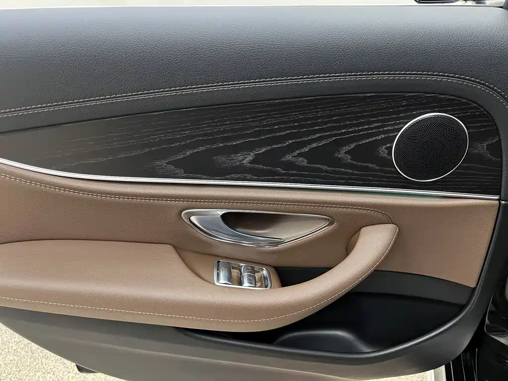 Mercedes-Benz E-Class 2021 — фото 25