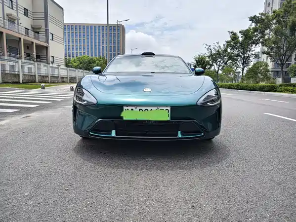 Xiaomi SU7 2024
