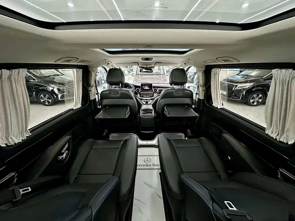 Mercedes-Benz V-Class 2018 — фото 18