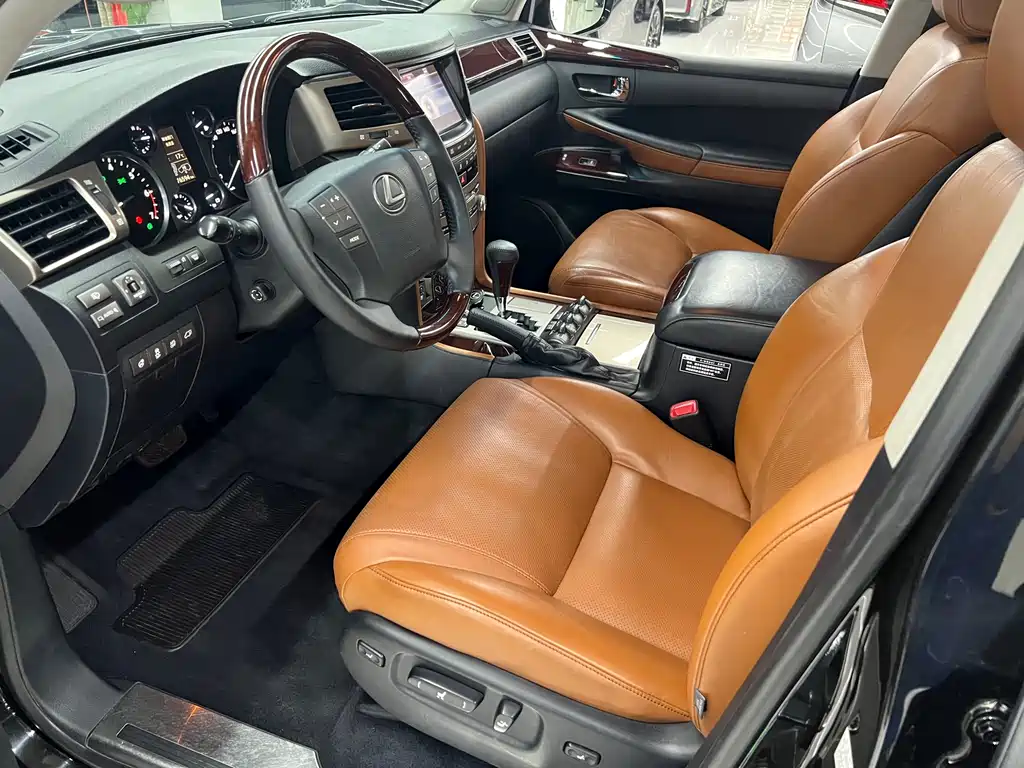 Lexus LX 2014 — фото 17
