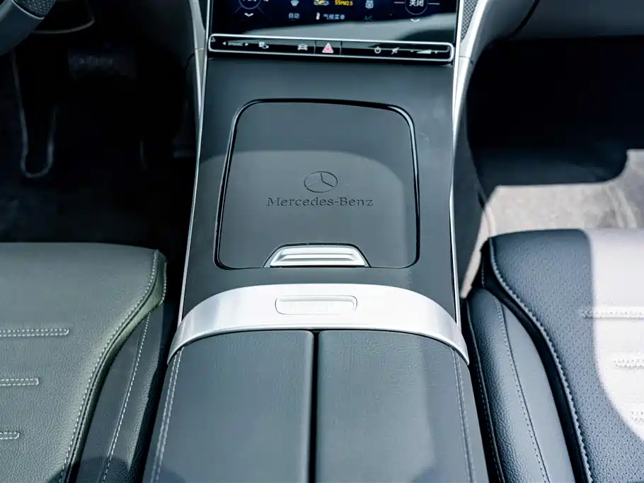 Mercedes-Benz C-Class 2025 — фото 11