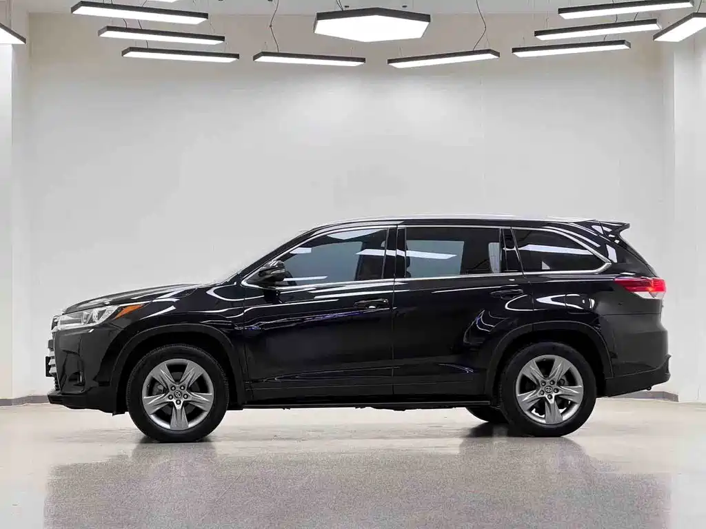Toyota Highlander 2020 — фото 31