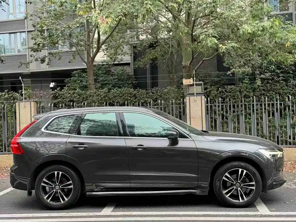 Volvo XC60 2018 — фото 4