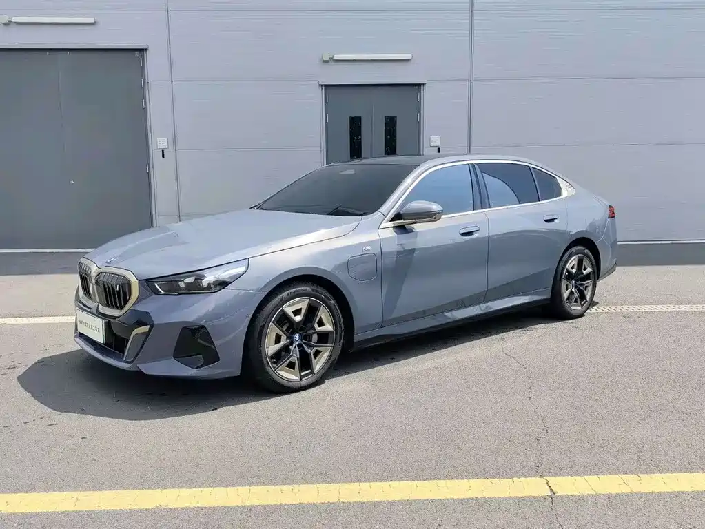 BMW i5 2026 — фото 2