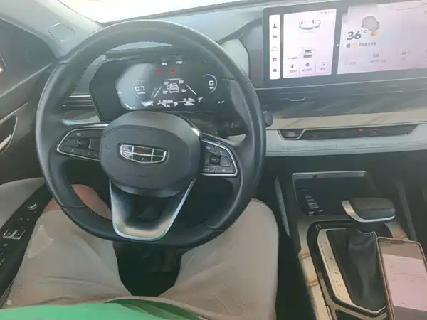 Geely Emgrand L 2022
