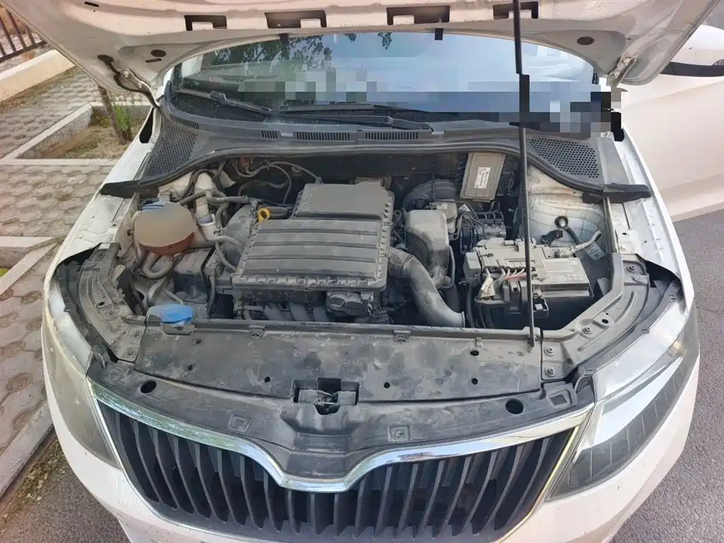 Skoda Rapid 2018 — фото 11